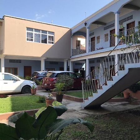 Hotel Izala San Pedro Pochutla エクステリア 写真